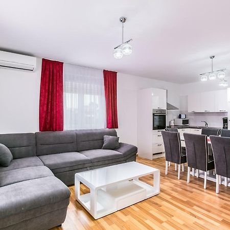 Dragan K3 Hotel Medulin Kültér fotó