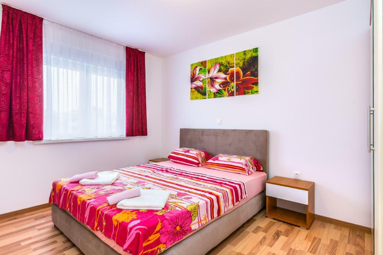Dragan K3 Hotel Medulin Kültér fotó