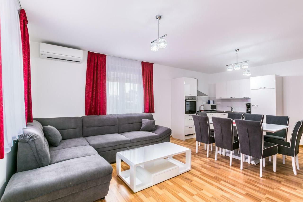 Dragan K3 Hotel Medulin Kültér fotó