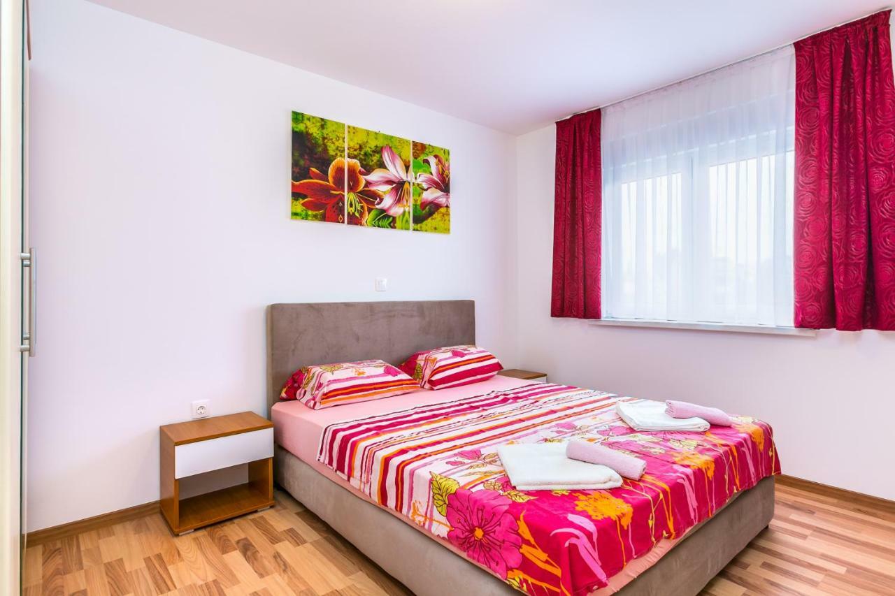 Dragan K3 Hotel Medulin Kültér fotó