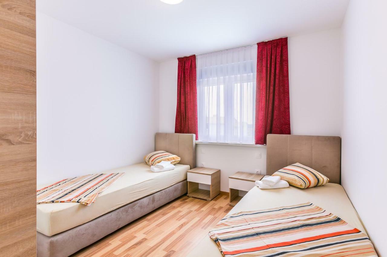 Dragan K3 Hotel Medulin Kültér fotó